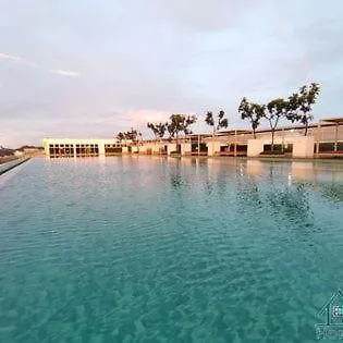 Restary Snow White: Infinity Pool Suite at Sutera Avenue Kota Kinabalu 0*,